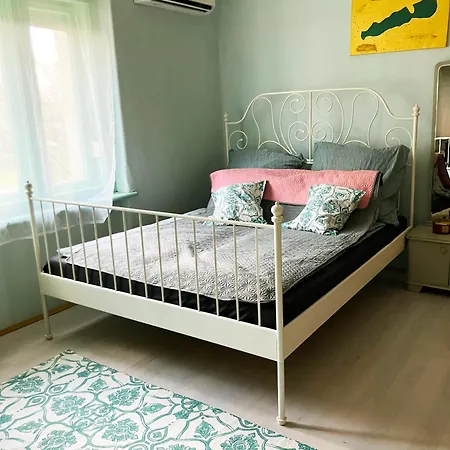 Julesence Apartman Lesencetomaj